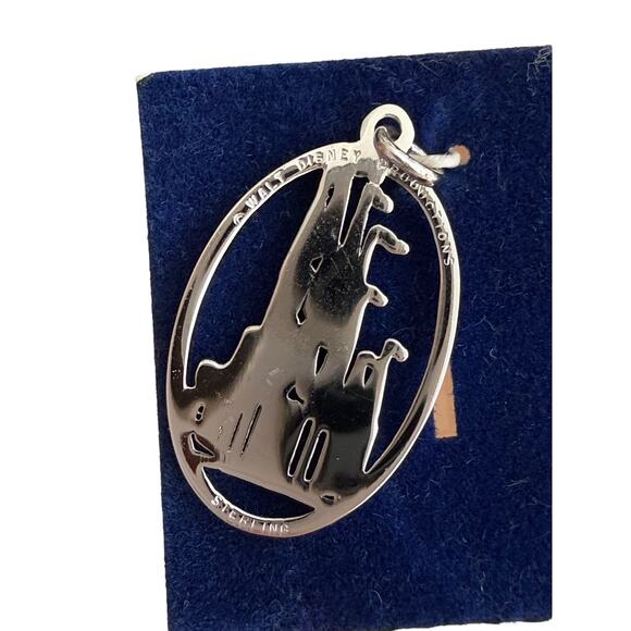 VINTAGE STERLING SILVER CHARM PENDANT DISNEY - Picture 2 of 3
